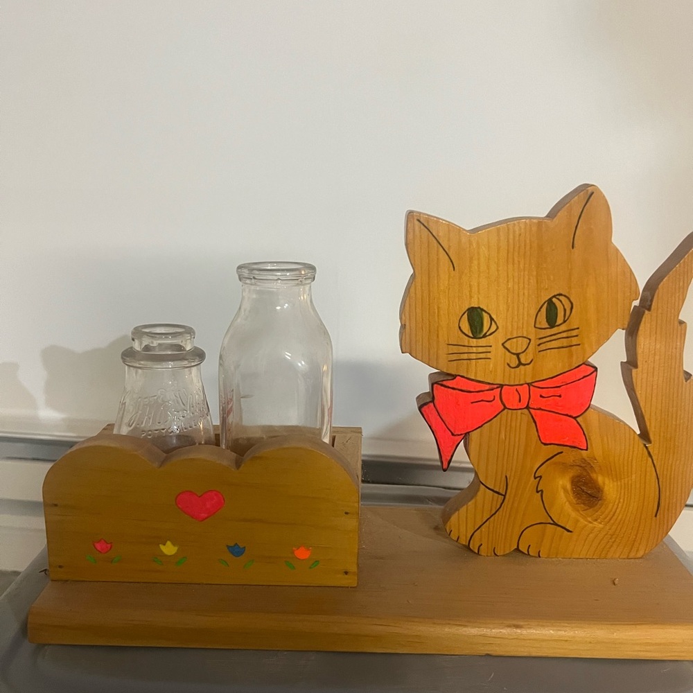 Wooden Cat Milk Bottle Holder with Red Bow